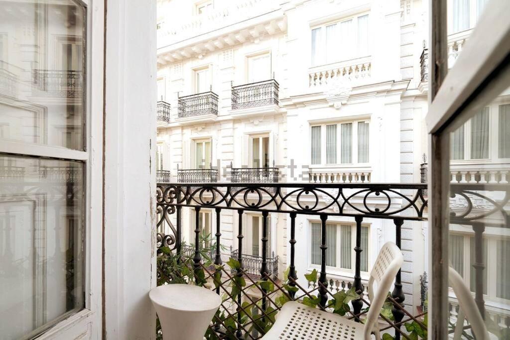 Flat For Groups 8 People In Gran Via-Cgrac4 Leilighet Madrid Eksteriør bilde